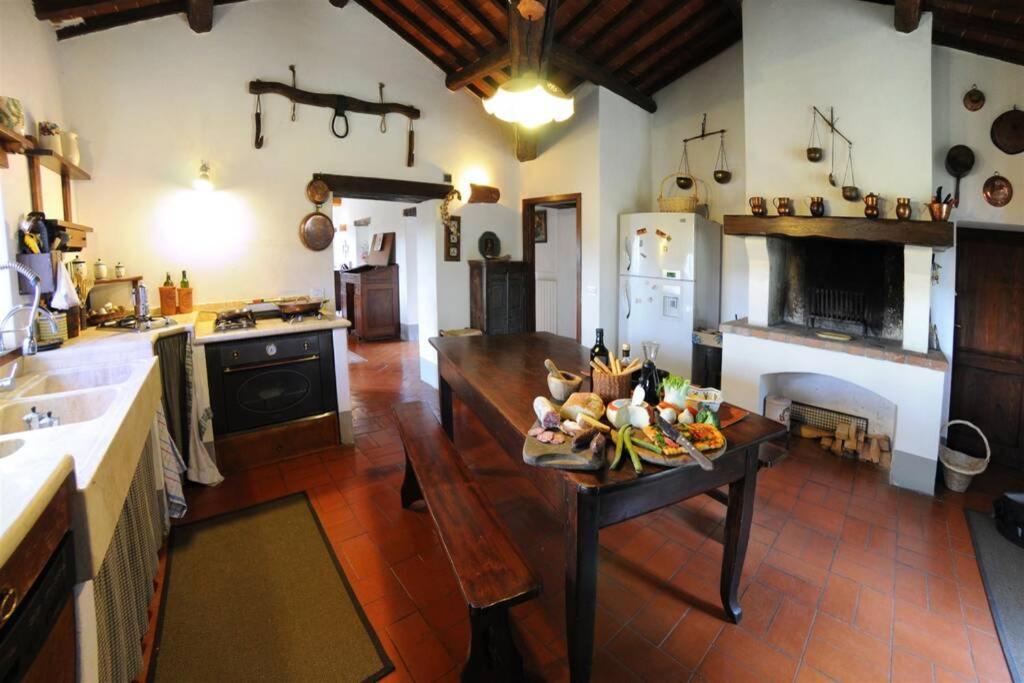 Exclusive Villa Parrano - Countryside With Pool Exterior photo